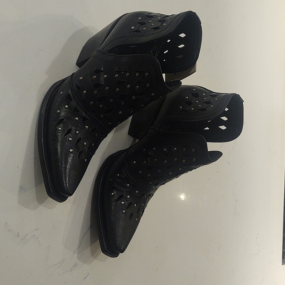 Ariat Dixon Studded Black 7 B Med